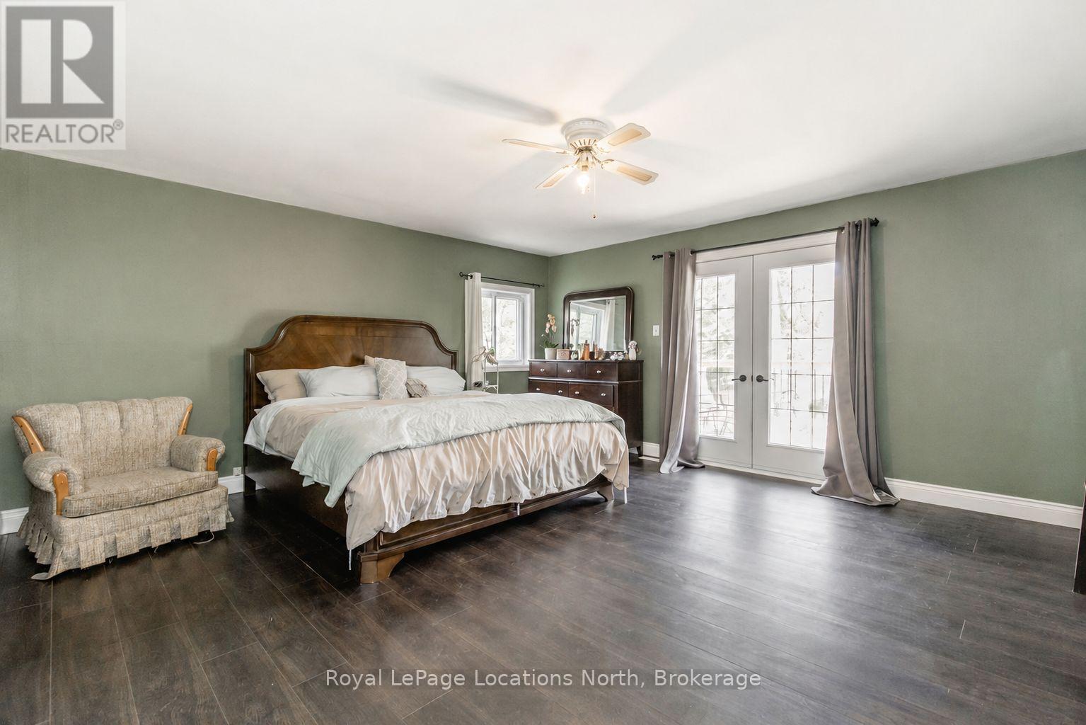 38 Foliage Drive, Tiny, ON - Indoor Photo Showing Bedroom