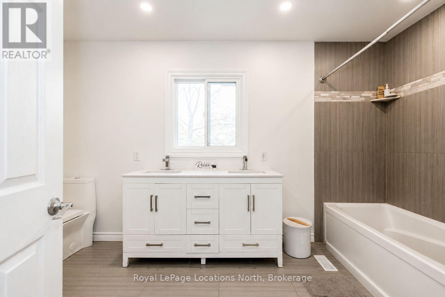 38 Foliage Drive, Tiny, ON - Indoor Photo Showing Bathroom