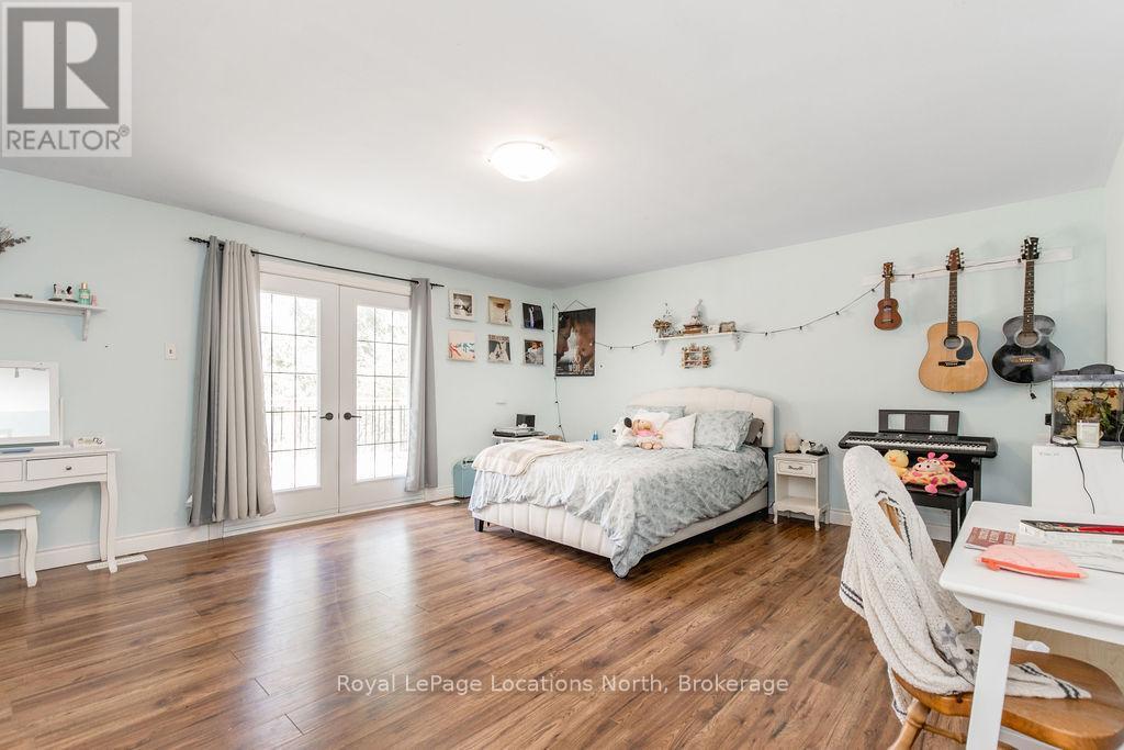 38 Foliage Drive, Tiny, ON - Indoor Photo Showing Bedroom