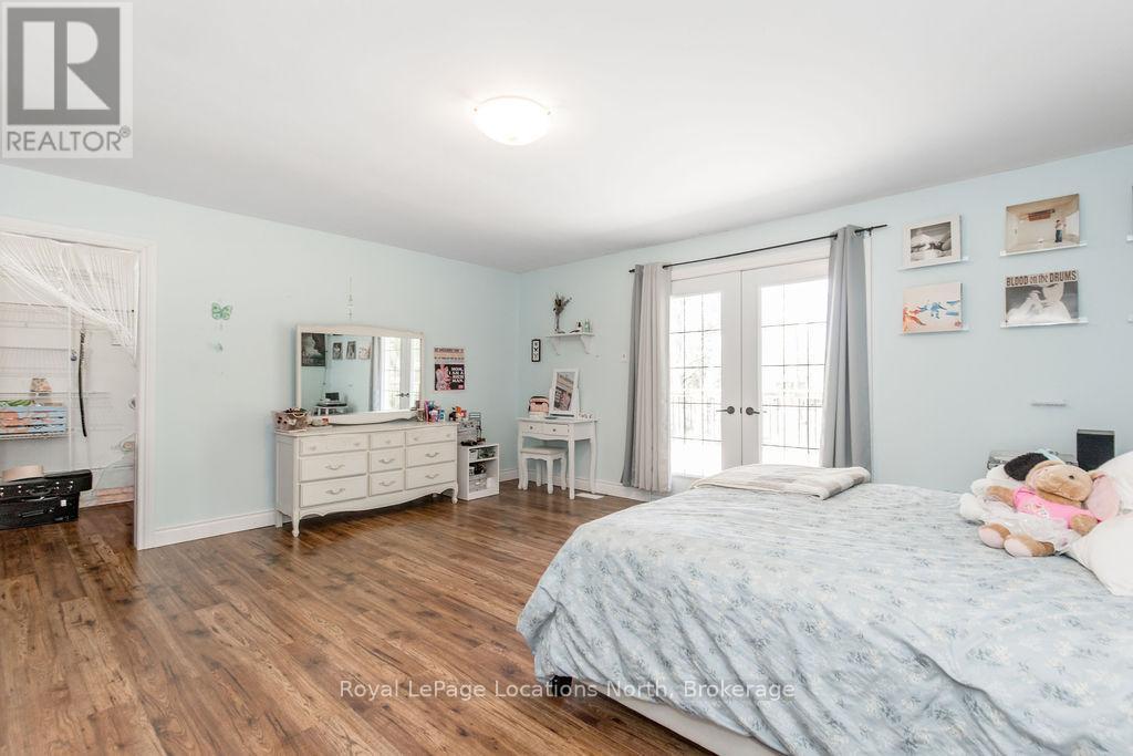 38 Foliage Drive, Tiny, ON - Indoor Photo Showing Bedroom
