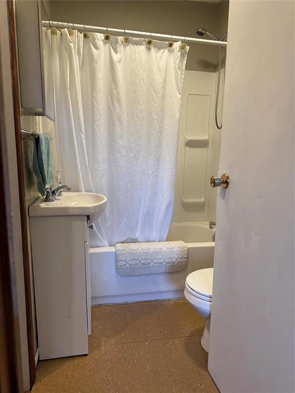 2 Walmore Drive, Ashern, MB - Indoor Photo Showing Bathroom