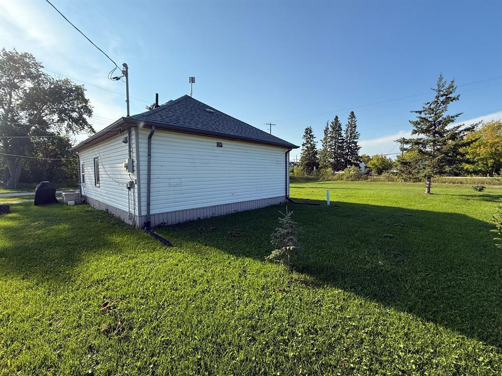 2 Walmore Drive, Ashern, MB - Outdoor