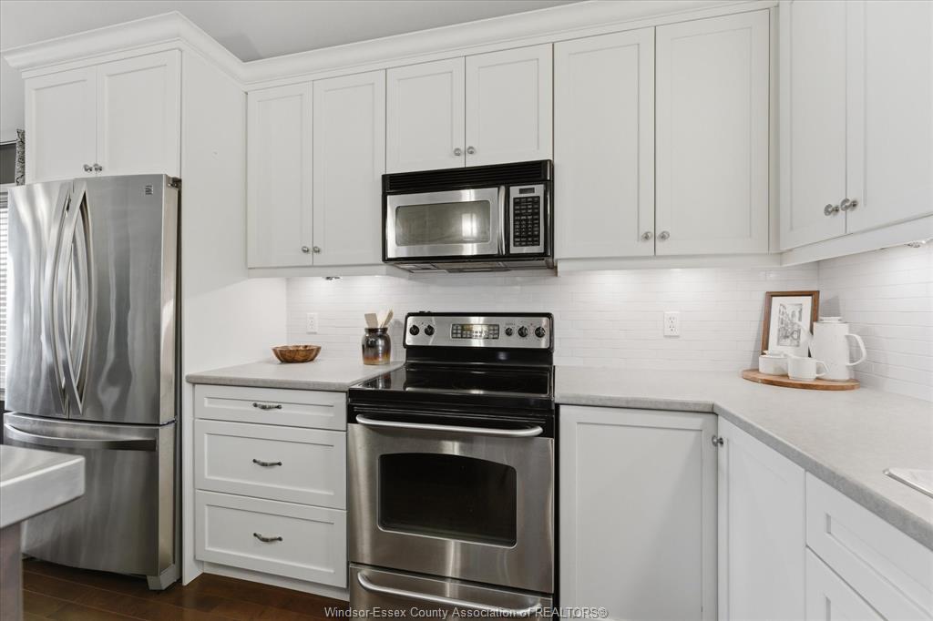 944 Thompson, Windsor, ON