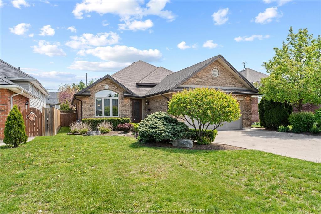 944 Thompson, Windsor, ON