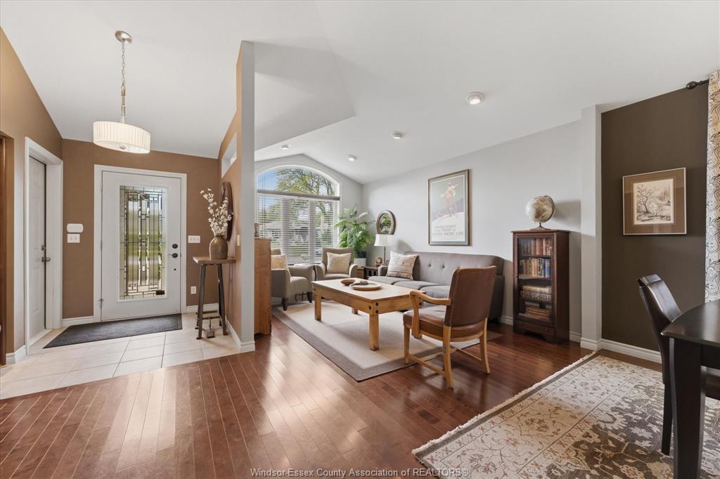 944 Thompson, Windsor, ON