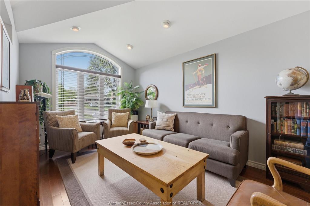 944 Thompson, Windsor, ON