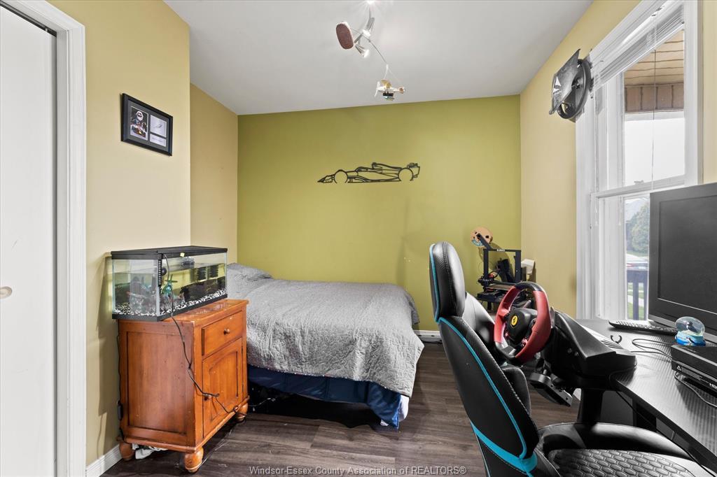 1056 Gladstone, Windsor, ON