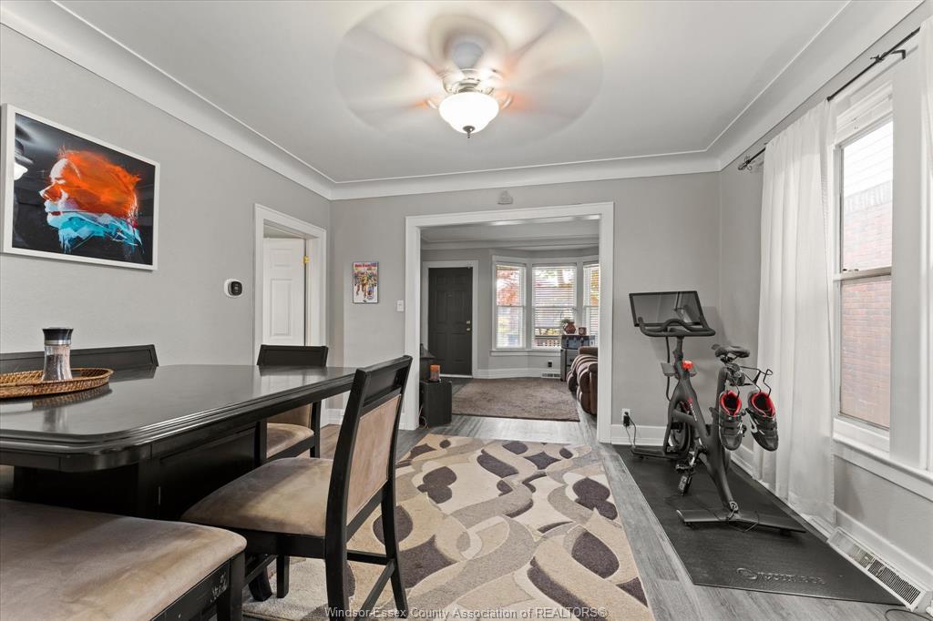 1056 Gladstone, Windsor, ON