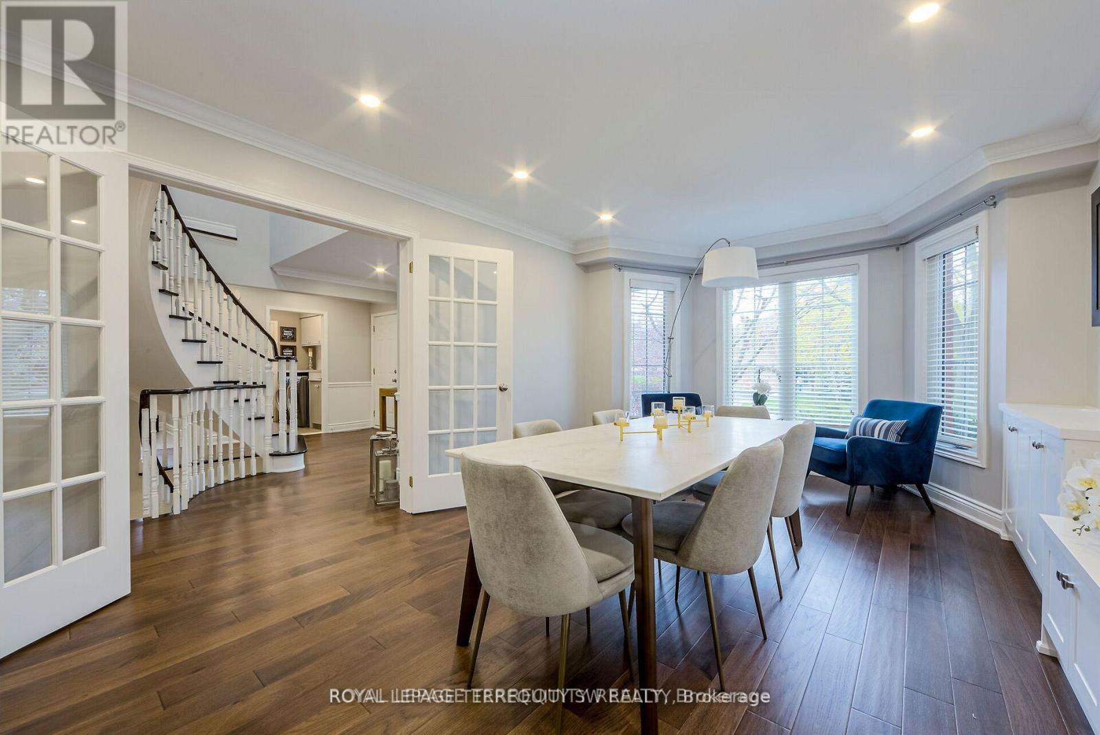 2025 Parklane Crescent, Burlington, ON - Indoor Photo Showing Dining Room