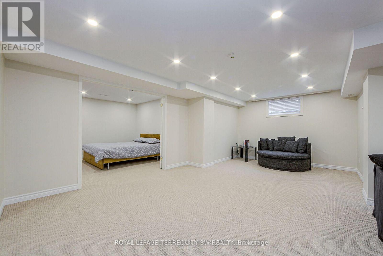 2025 Parklane Crescent, Burlington, ON - Indoor Photo Showing Basement