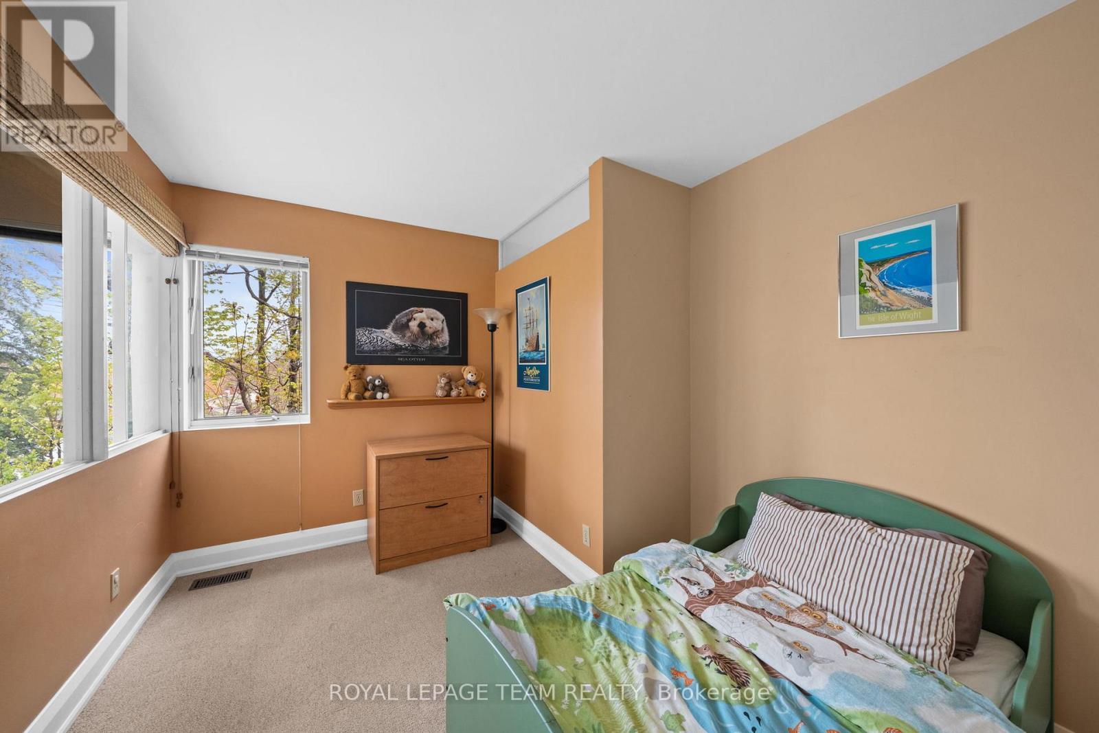 1965 Bromley Road, Ottawa, ON - Indoor Photo Showing Bedroom