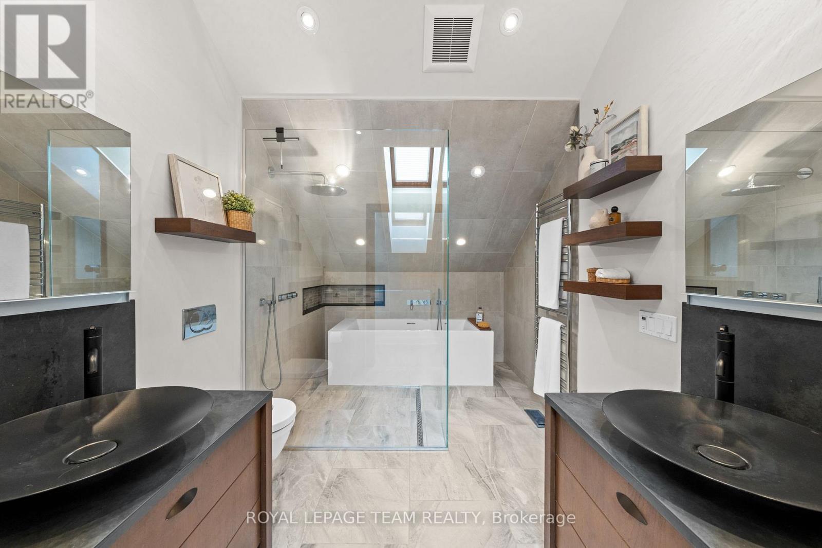 1965 Bromley Road, Ottawa, ON - Indoor Photo Showing Bathroom
