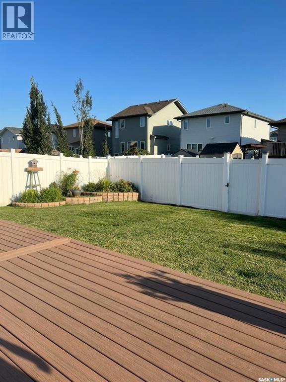 4301 Green Poplar Lane, Regina, SK - Outdoor