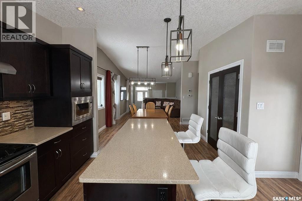 4301 Green Poplar Lane, Regina, SK - Indoor Photo Showing Kitchen