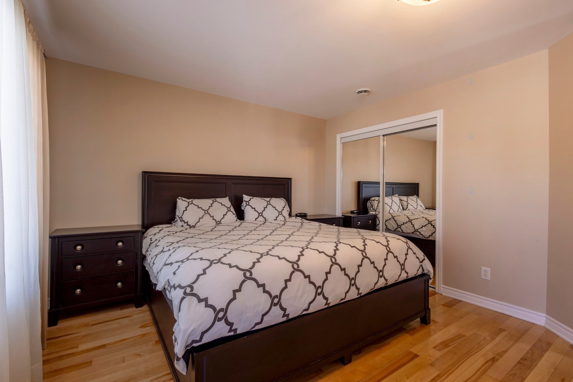 Chambre à coucher principale - 12268 Rue Marcelle-Gauvreau, Montréal (Rivière-Des-Prairies/Pointe-Aux-Trembles), QC - Indoor Photo Showing Bedroom