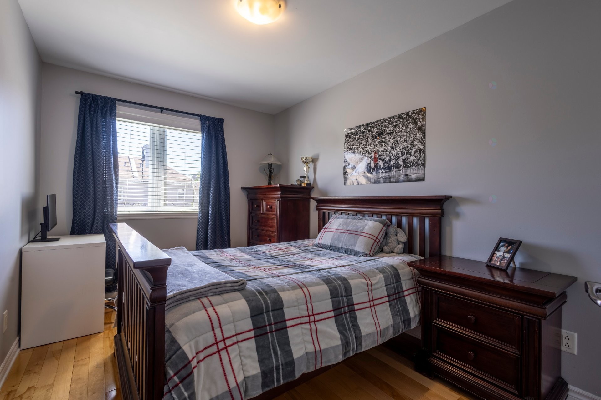 Chambre à coucher - 12268 Rue Marcelle-Gauvreau, Montréal (Rivière-Des-Prairies/Pointe-Aux-Trembles), QC - Indoor Photo Showing Bedroom