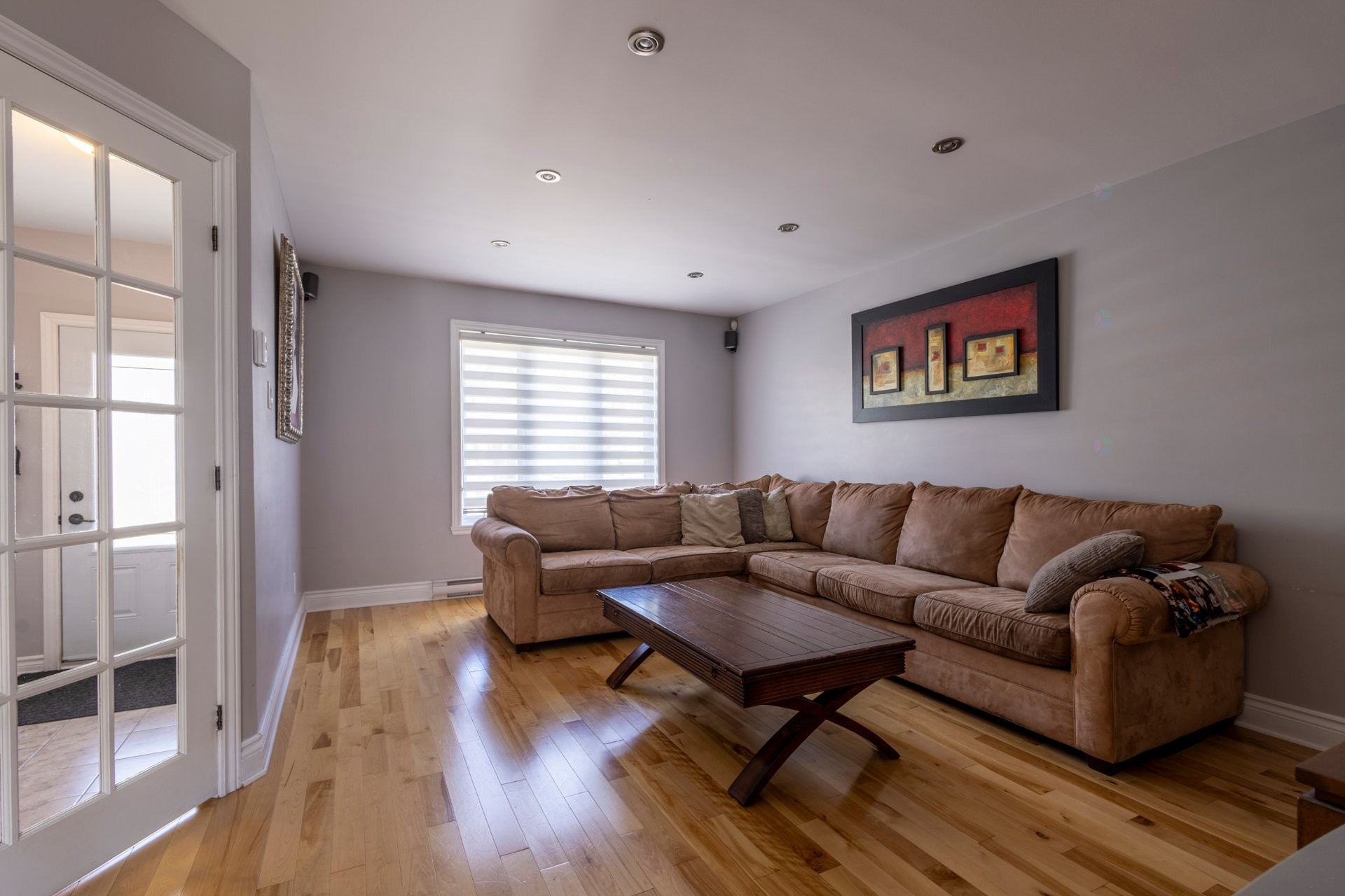 Salon - 12268 Rue Marcelle-Gauvreau, Montréal (Rivière-Des-Prairies/Pointe-Aux-Trembles), QC - Indoor Photo Showing Living Room