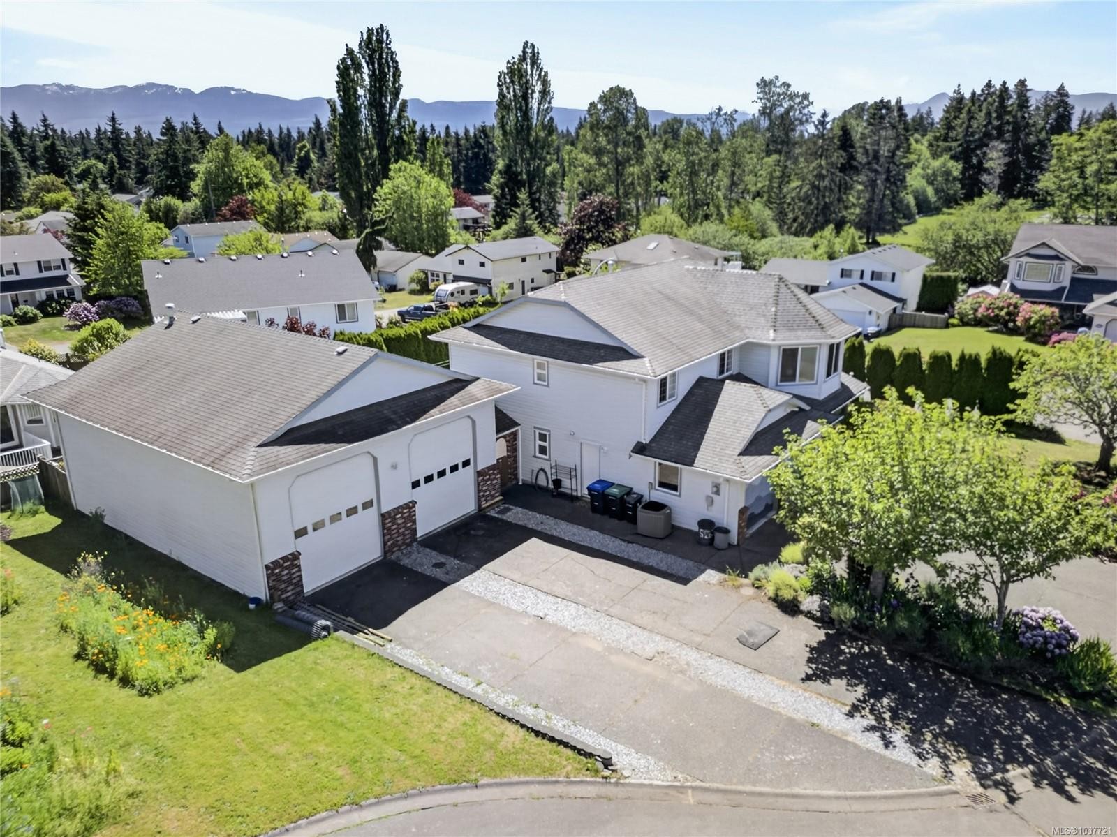 1425 Sabre Crt, Comox, BC