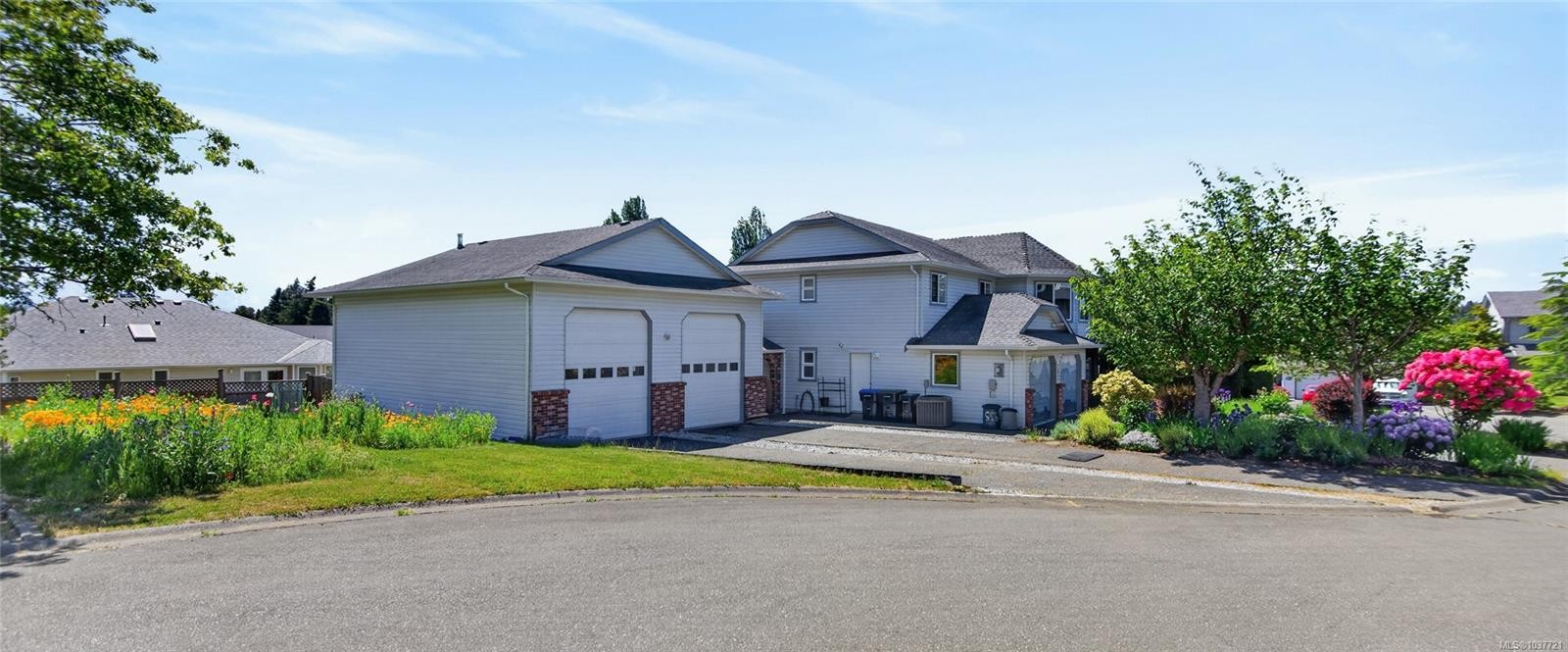 1425 Sabre Crt, Comox, BC