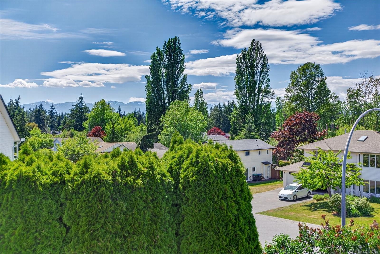 1425 Sabre Crt, Comox, BC