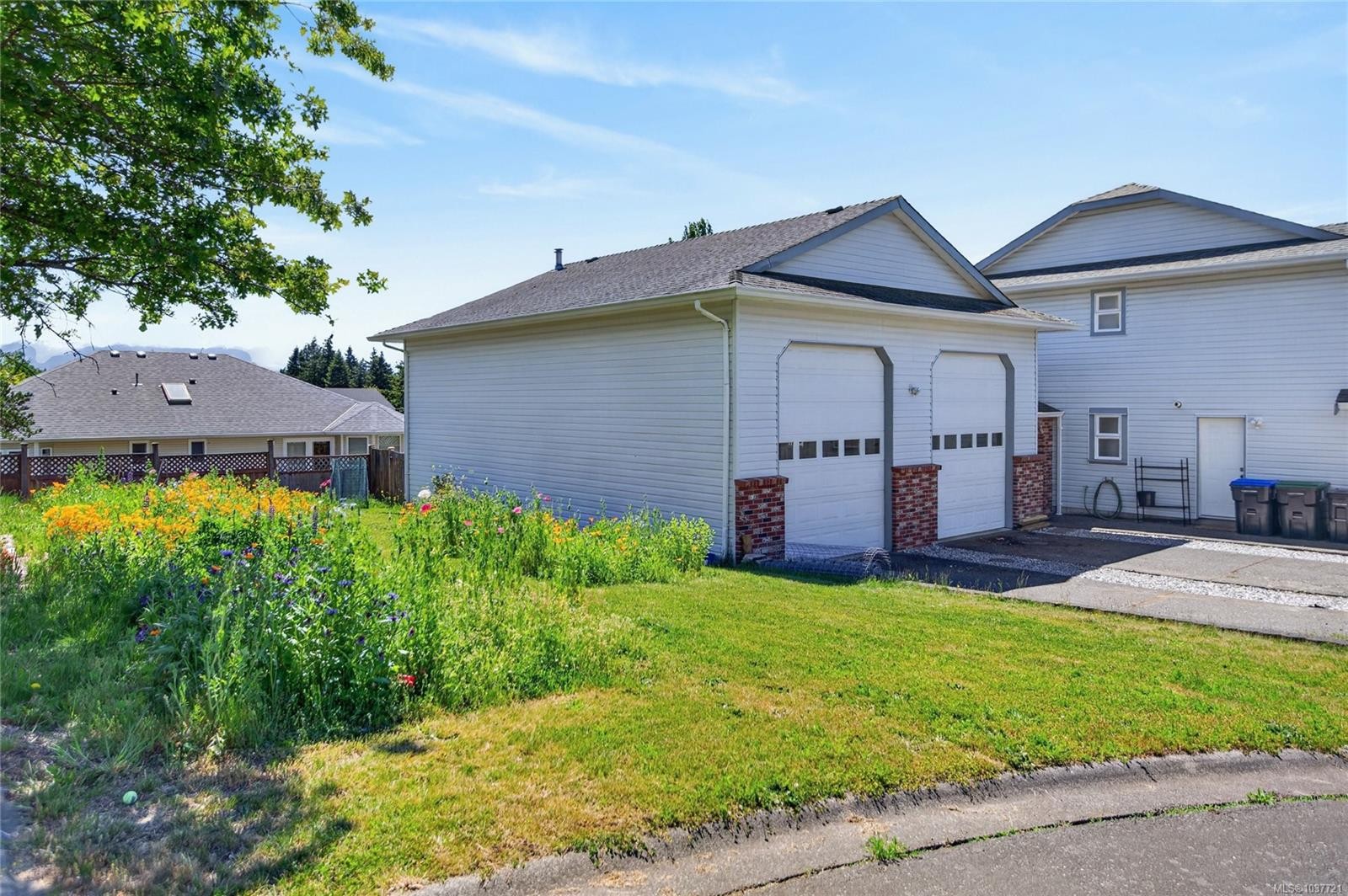 1425 Sabre Crt, Comox, BC