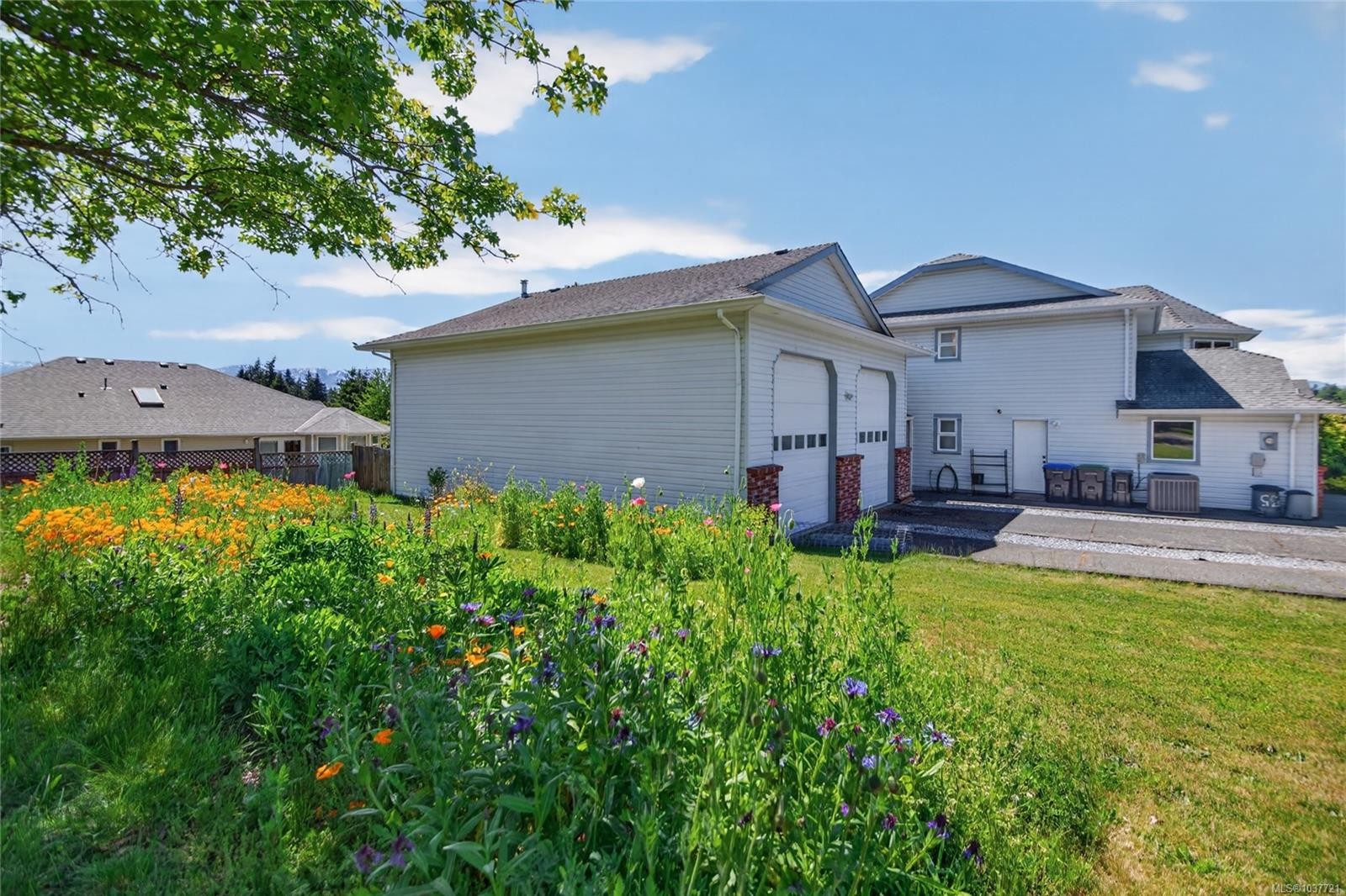 1425 Sabre Crt, Comox, BC