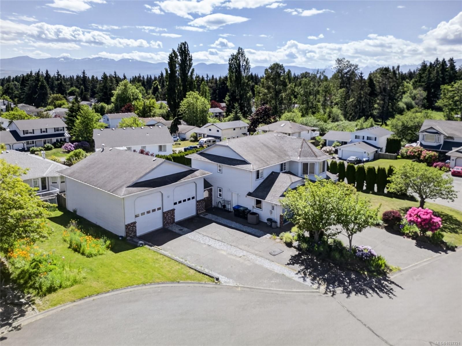 1425 Sabre Crt, Comox, BC