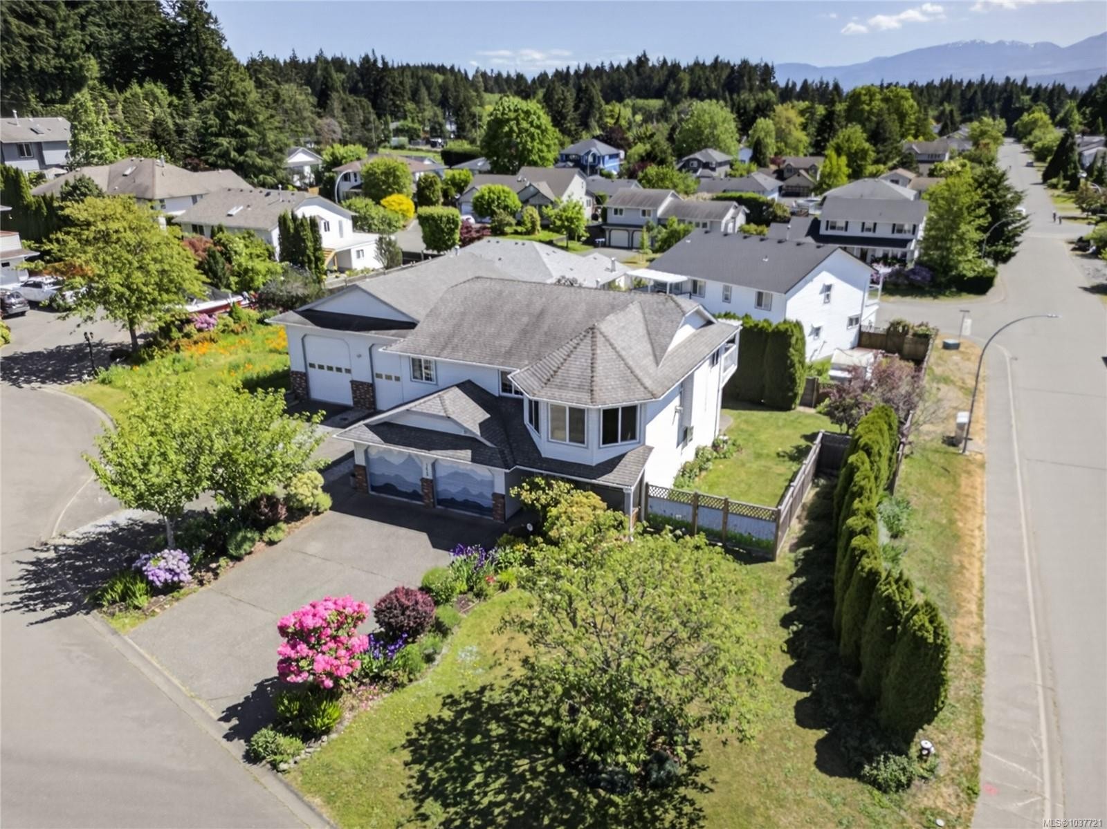 1425 Sabre Crt, Comox, BC