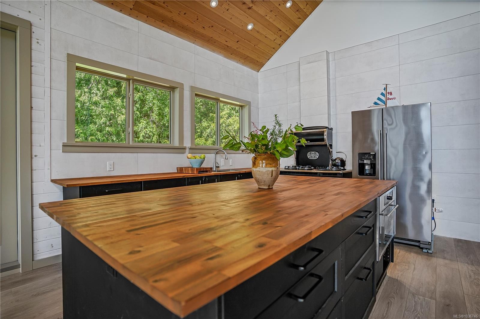 105 Mapleleaf Lane, Sidney Island, BC