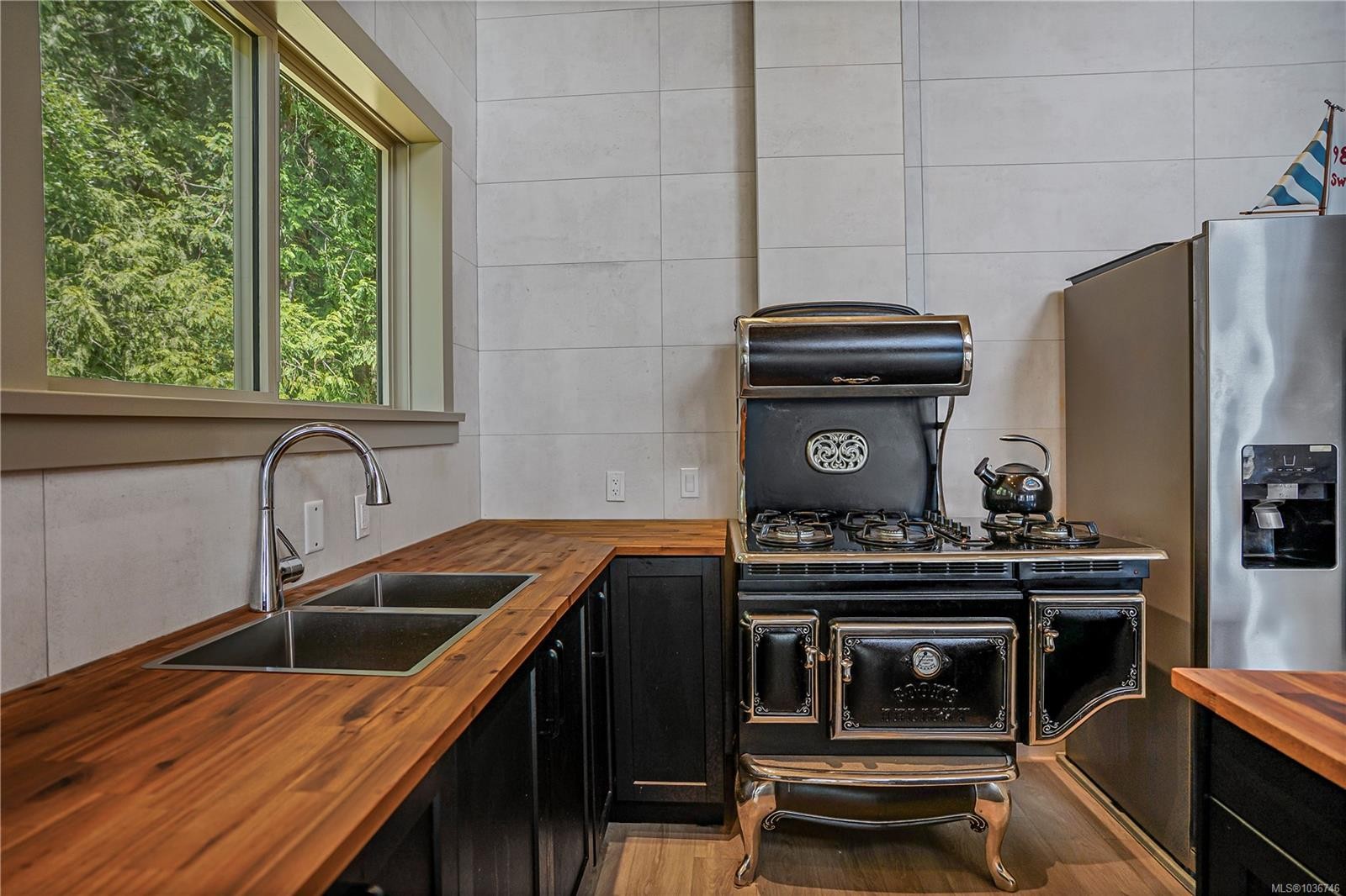 105 Mapleleaf Lane, Sidney Island, BC