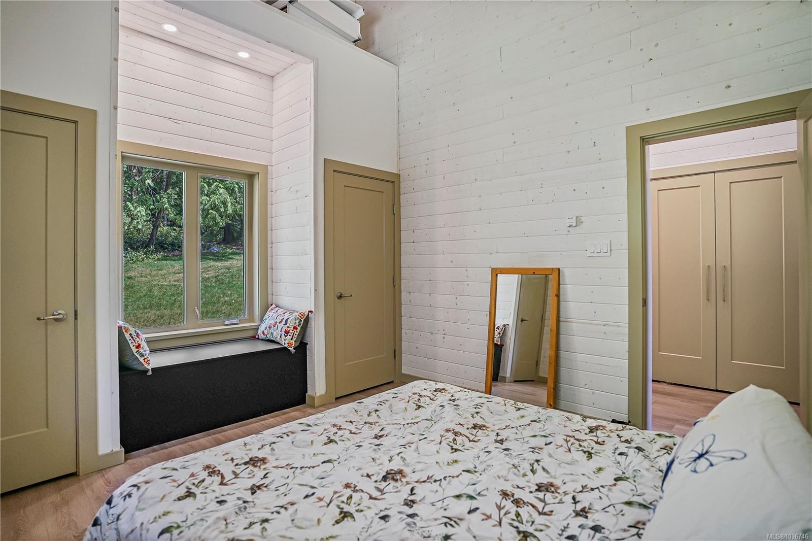 105 Mapleleaf Lane, Sidney Island, BC