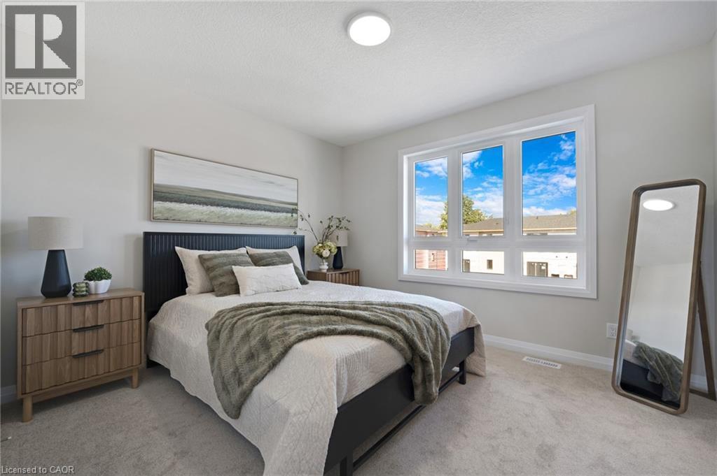 410 Northfield Drive W Unit# E11, Waterloo, ON - Indoor Photo Showing Bedroom