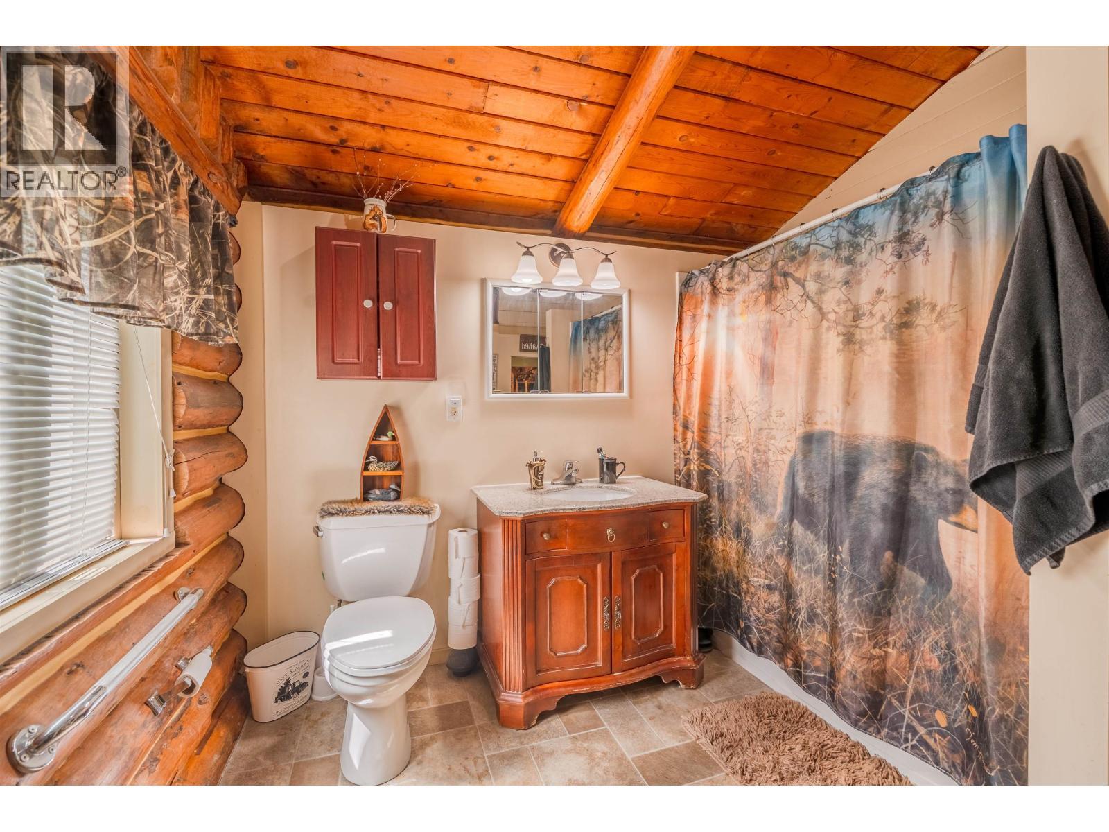 5134 Perkins Road, Forest Grove, BC - Indoor Photo Showing Bathroom