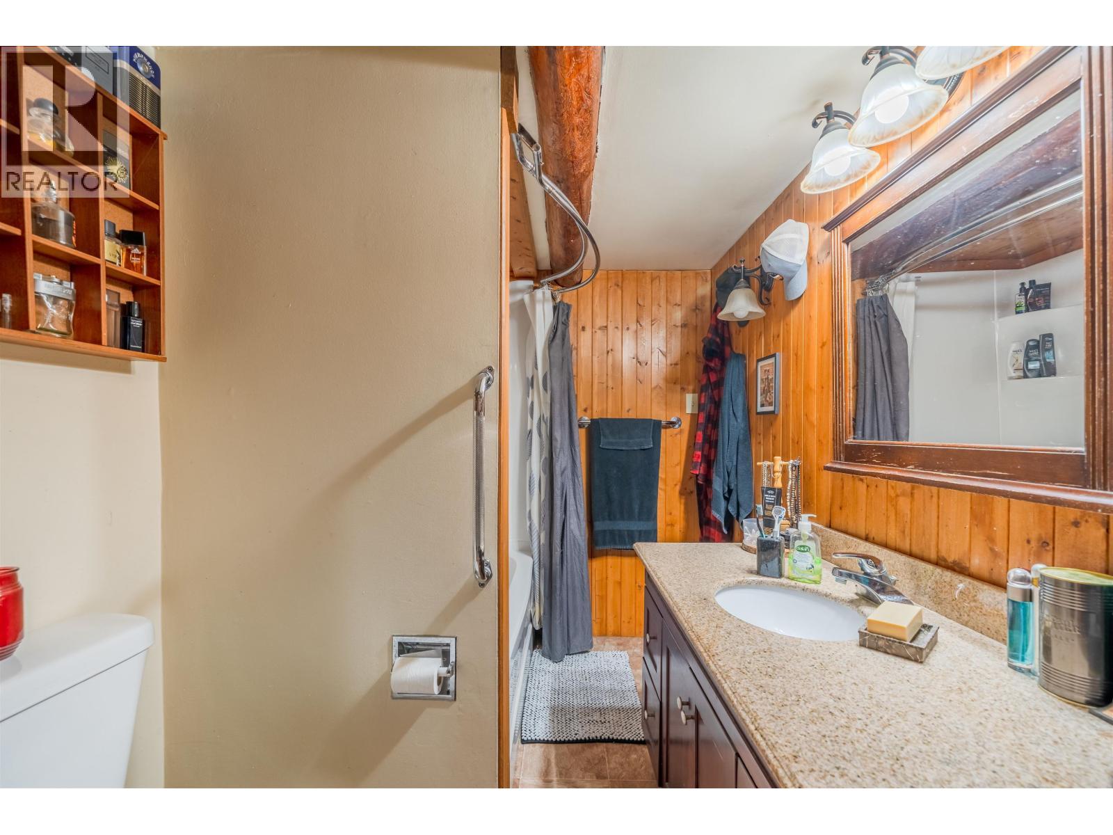 5134 Perkins Road, Forest Grove, BC - Indoor Photo Showing Bathroom