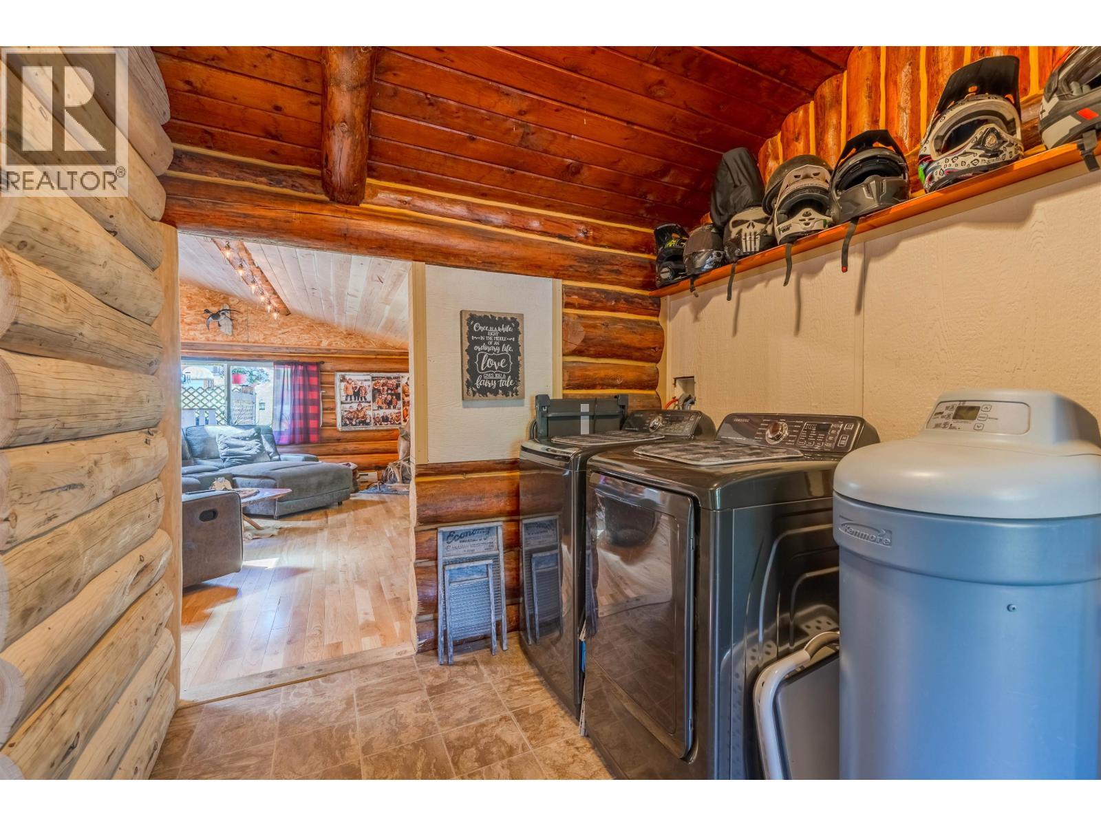 5134 Perkins Road, Forest Grove, BC - Indoor Photo Showing Laundry Room