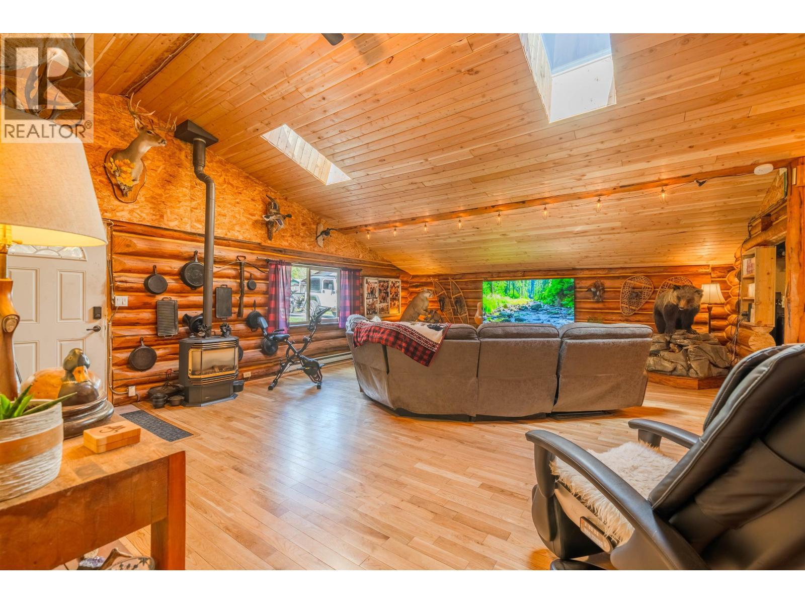 5134 Perkins Road, Forest Grove, BC - Indoor