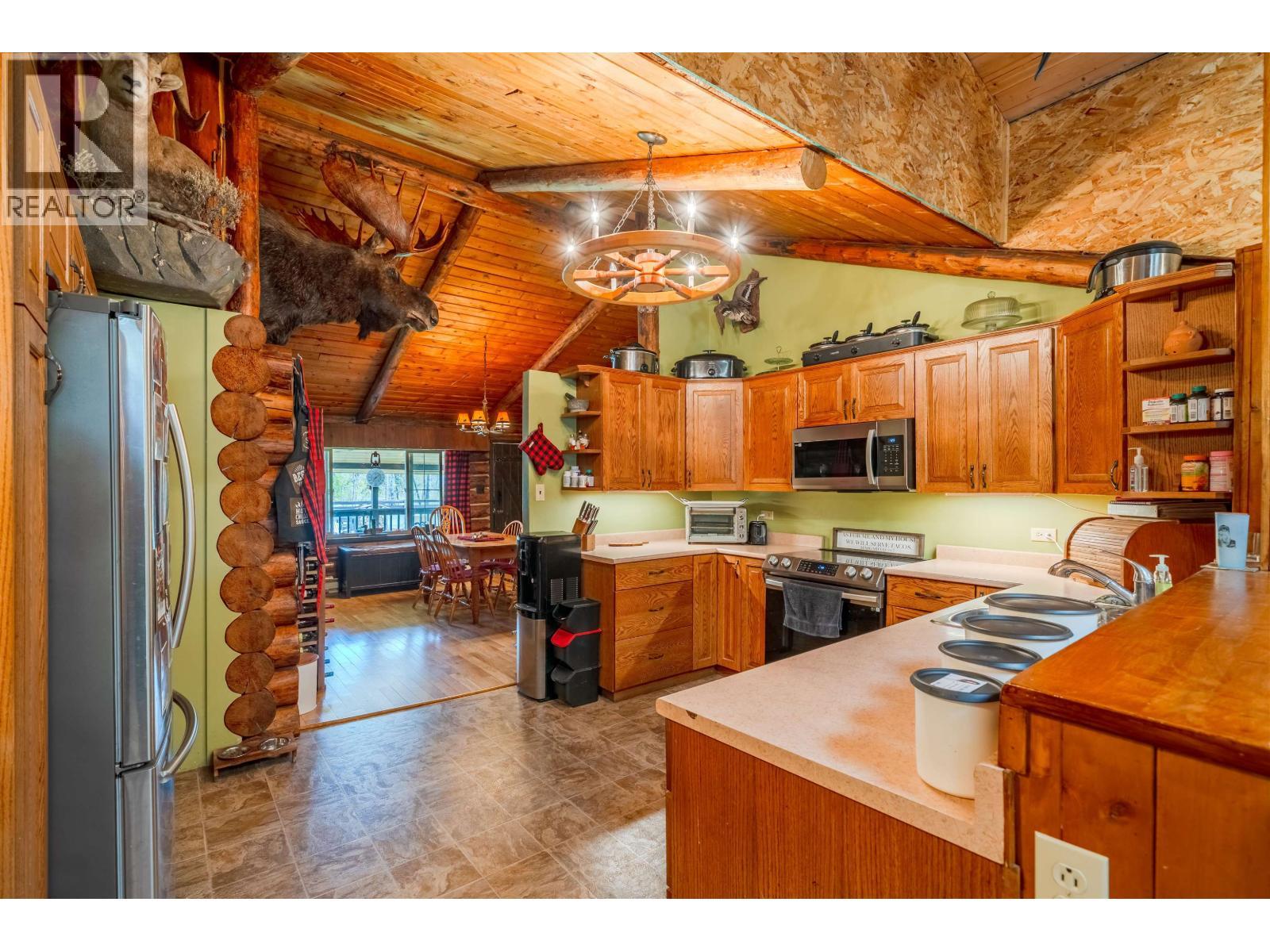 5134 Perkins Road, Forest Grove, BC - Indoor Photo Showing Kitchen