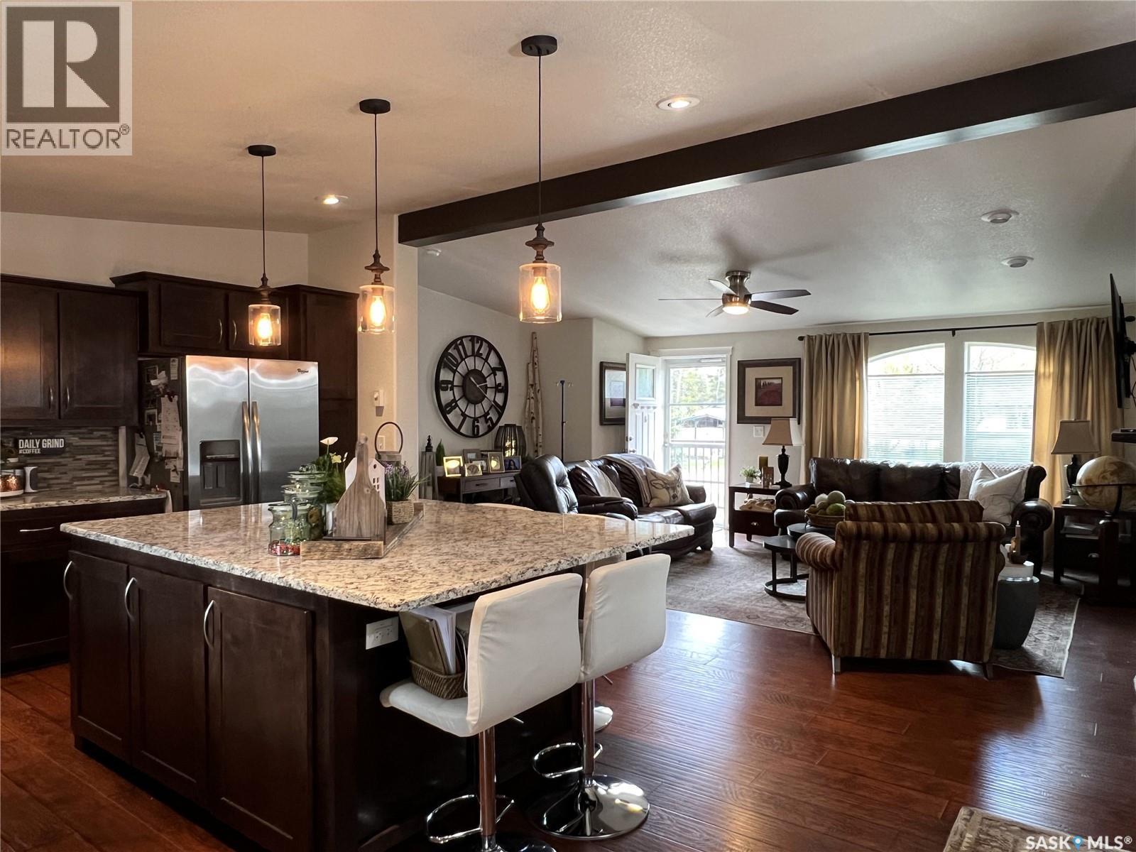 208 2Nd Avenue Se, Dorintosh, SK - Indoor