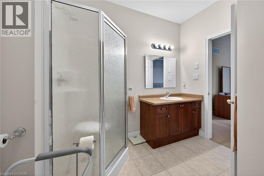 9 Grovetree Trail, Hamilton, ON - Indoor Photo Showing Bathroom