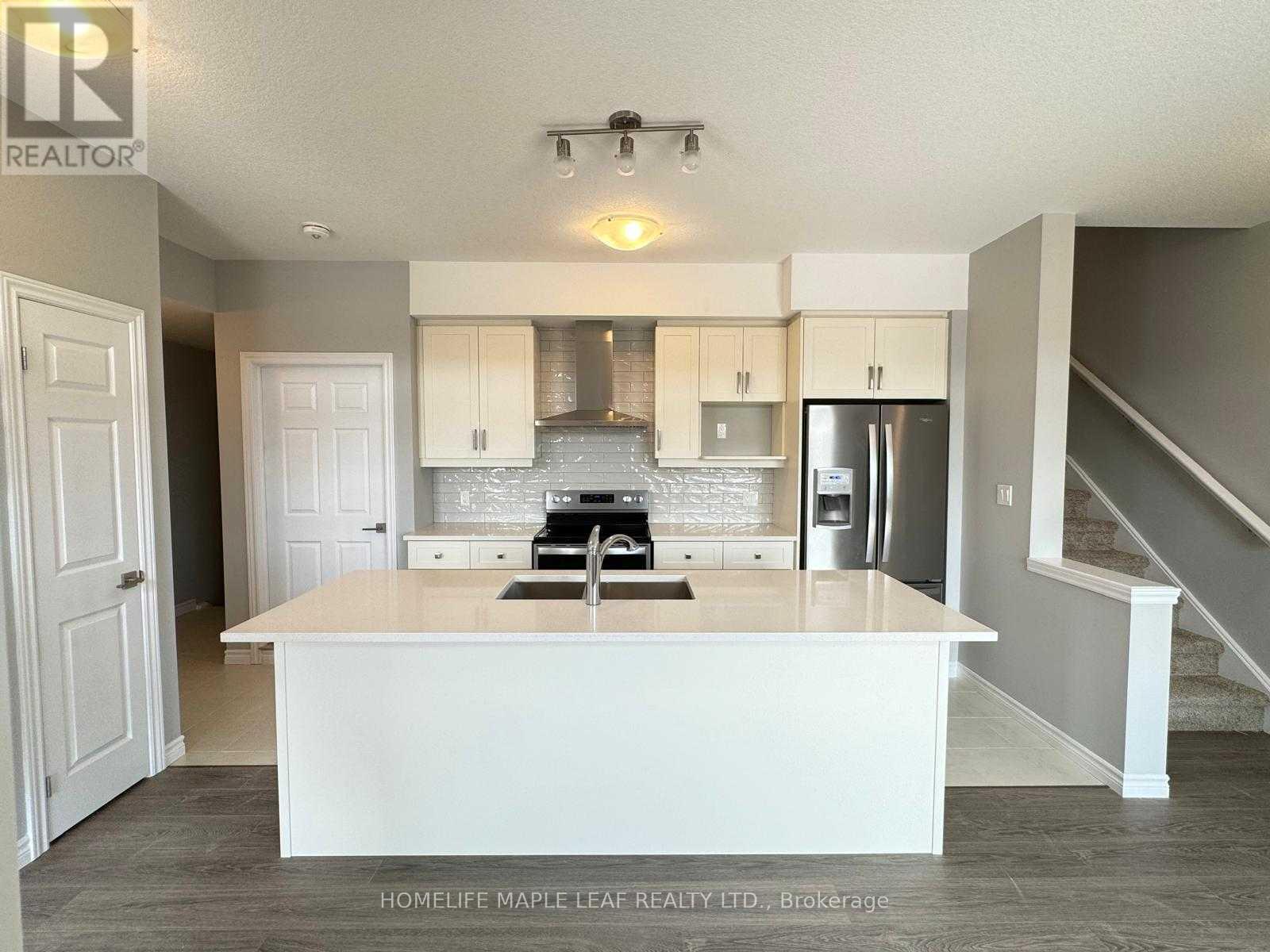 146 Oat Lane, Kitchener, ON - Indoor Photo Showing Kitchen