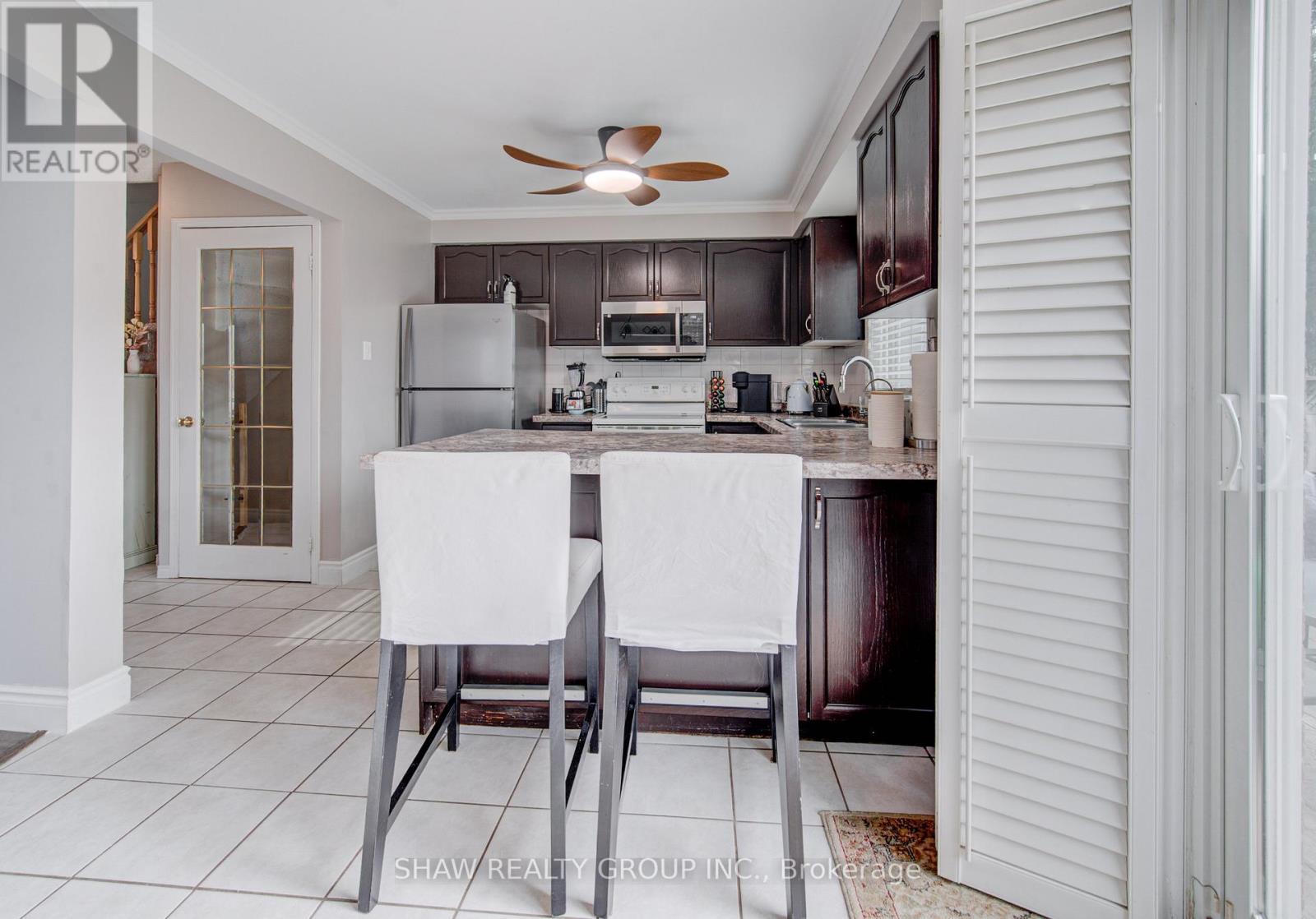 334 Christopher Drive, Cambridge, ON - Indoor Photo Showing Kitchen