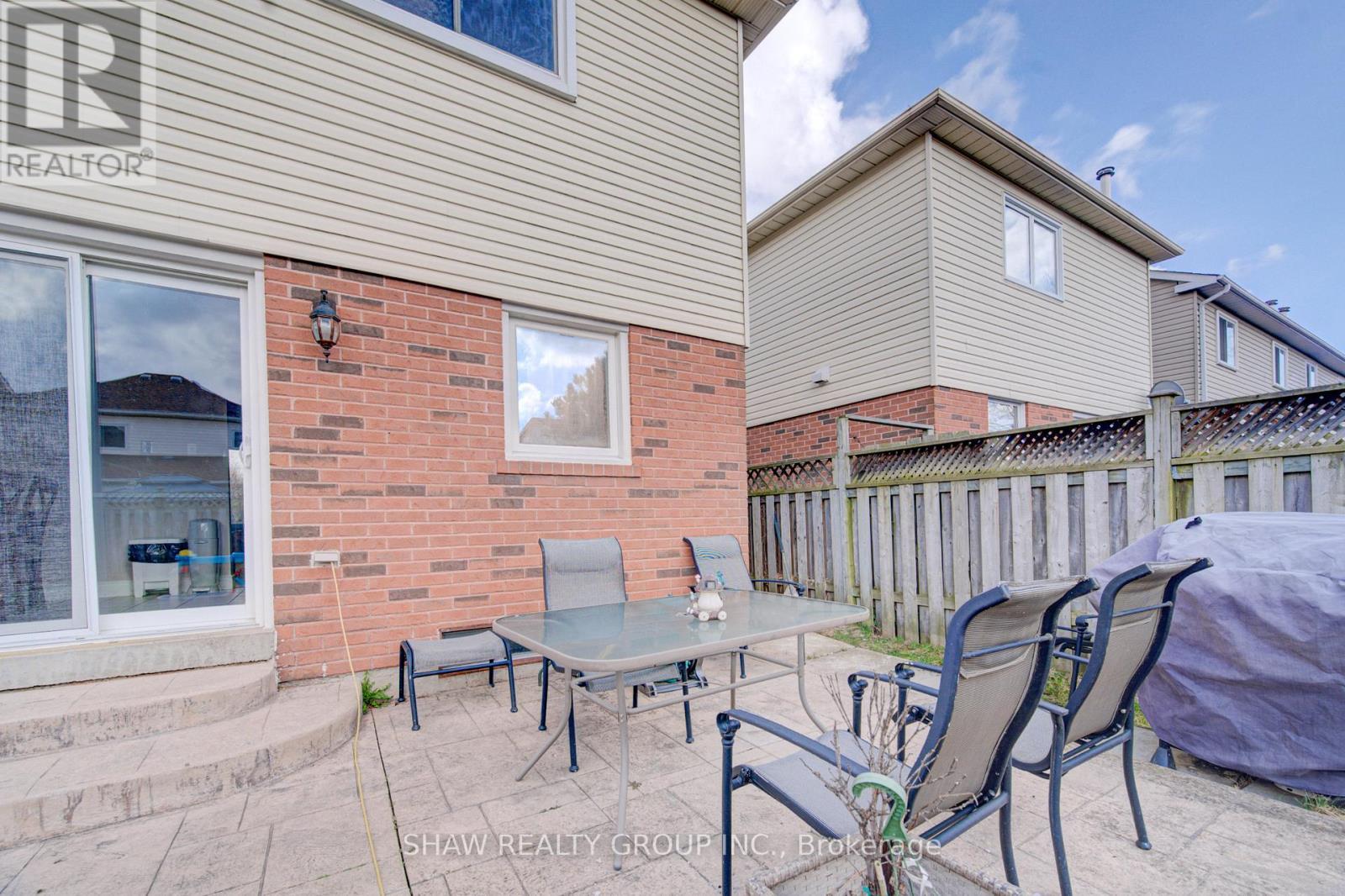 334 Christopher Drive, Cambridge, ON - Outdoor With Deck Patio Veranda With Exterior