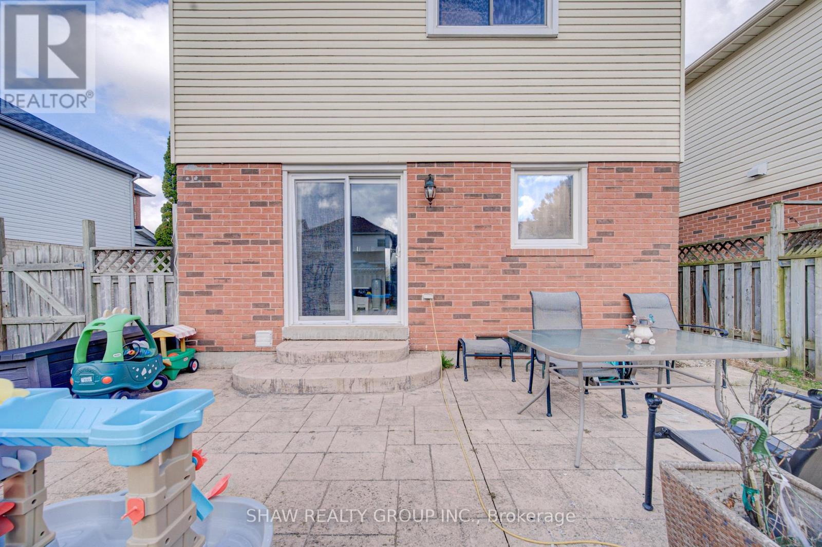 334 Christopher Drive, Cambridge, ON - Outdoor With Deck Patio Veranda With Exterior
