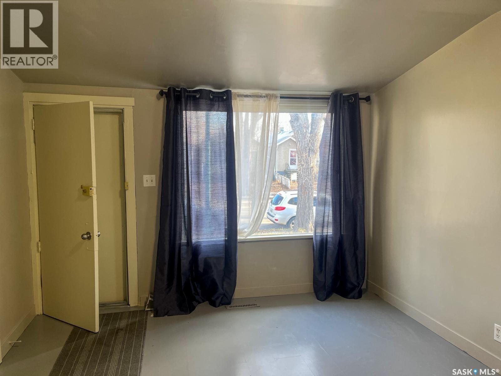 2234 Winnipeg Street, Regina, SK - Indoor