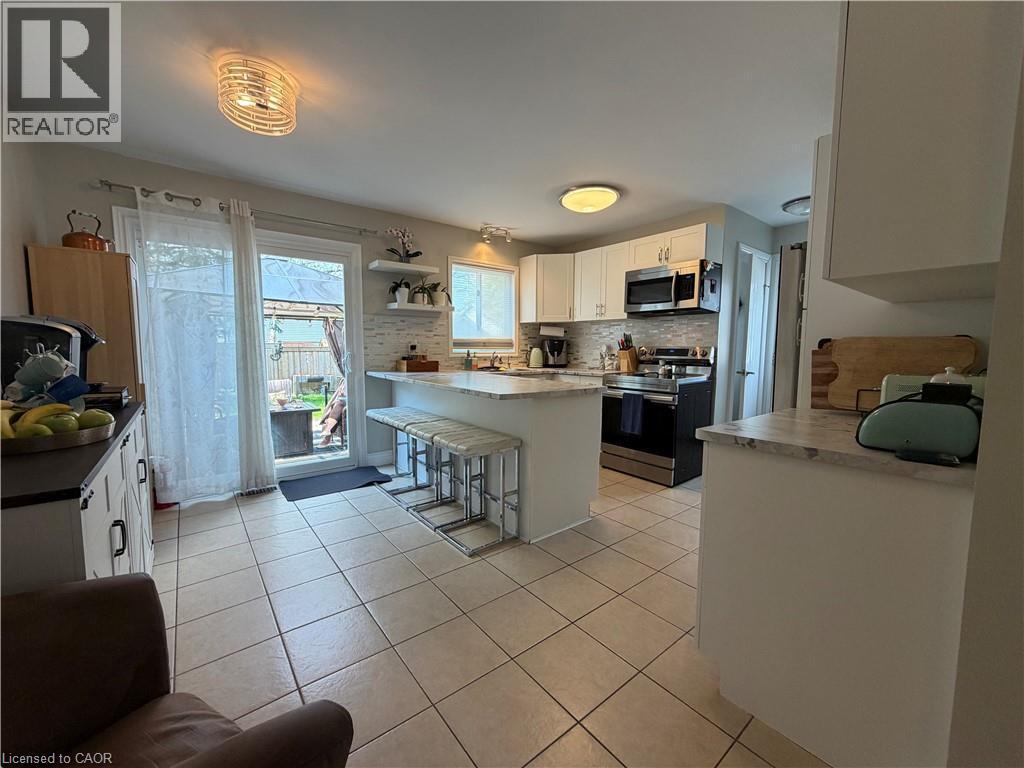 222 Scott Road, Cambridge, ON - Indoor Photo Showing Kitchen