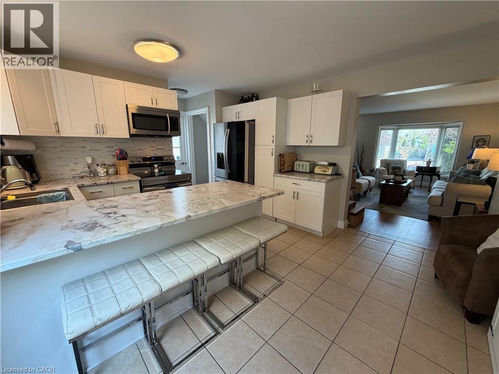 222 Scott Road, Cambridge, ON - Indoor Photo Showing Kitchen