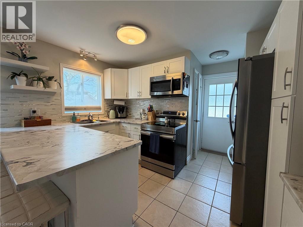 222 Scott Road, Cambridge, ON - Indoor Photo Showing Kitchen