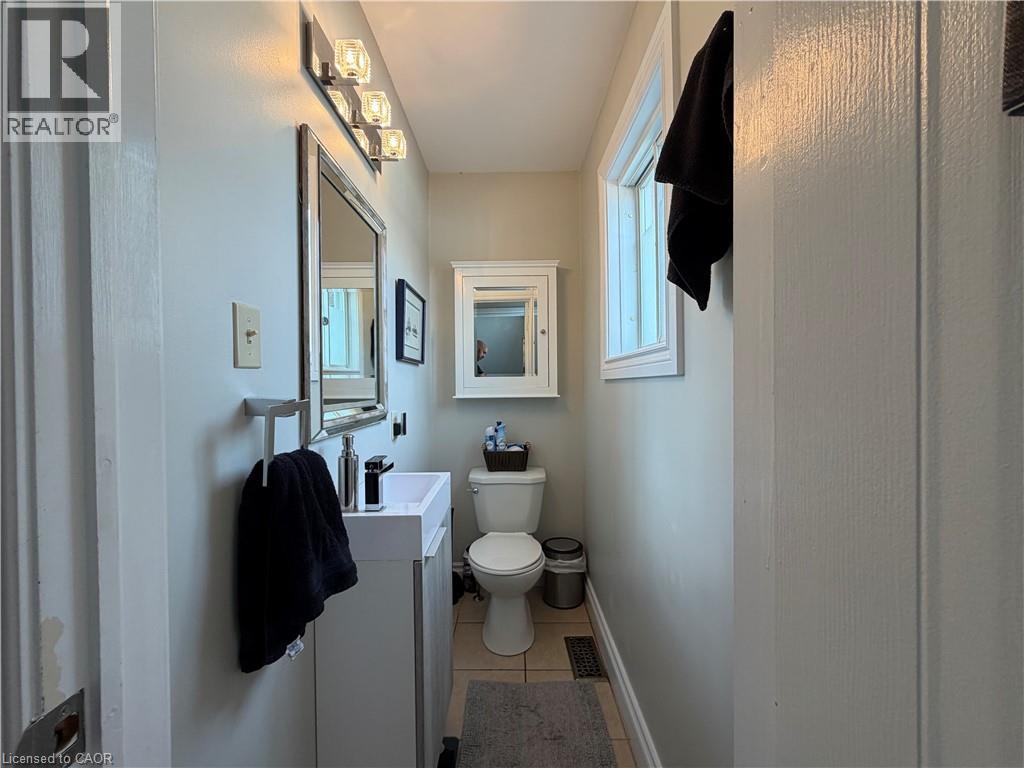 222 Scott Road, Cambridge, ON - Indoor Photo Showing Bathroom