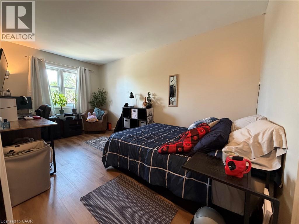 222 Scott Road, Cambridge, ON - Indoor Photo Showing Bedroom