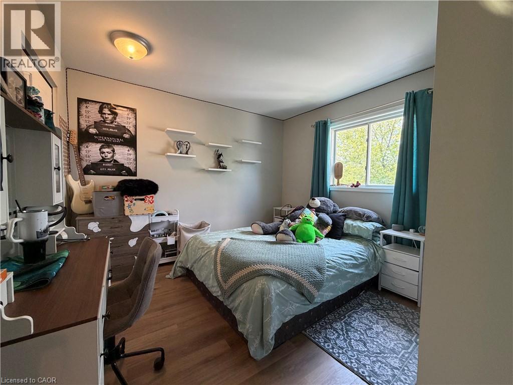 222 Scott Road, Cambridge, ON - Indoor Photo Showing Bedroom